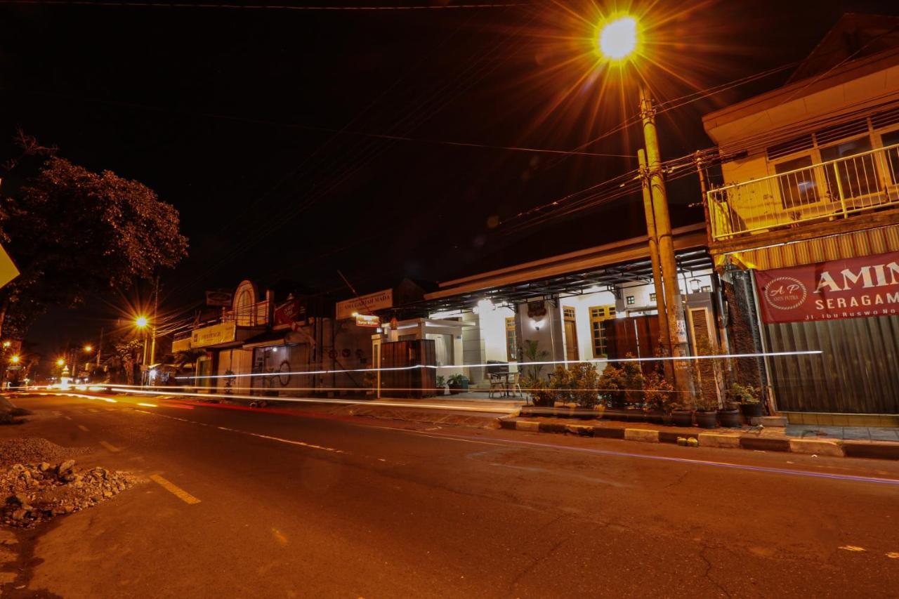 Hotel Griya Suryo Wijilan Jogyakarta Zewnętrze zdjęcie